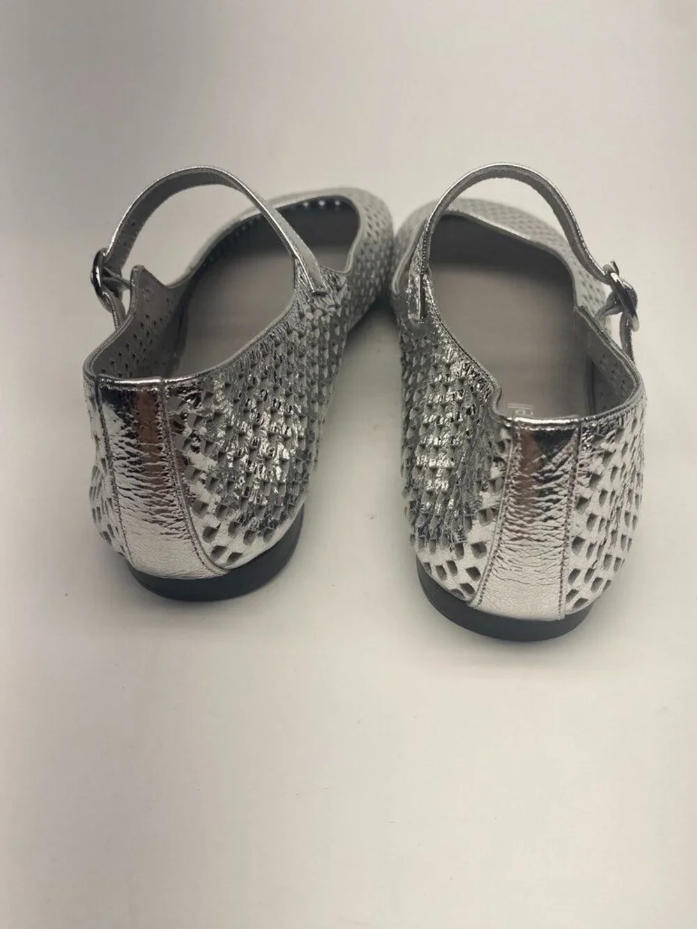 Jeffrey Campbell Womens Perforated Mary Jane Flat In Silver  Sz 6